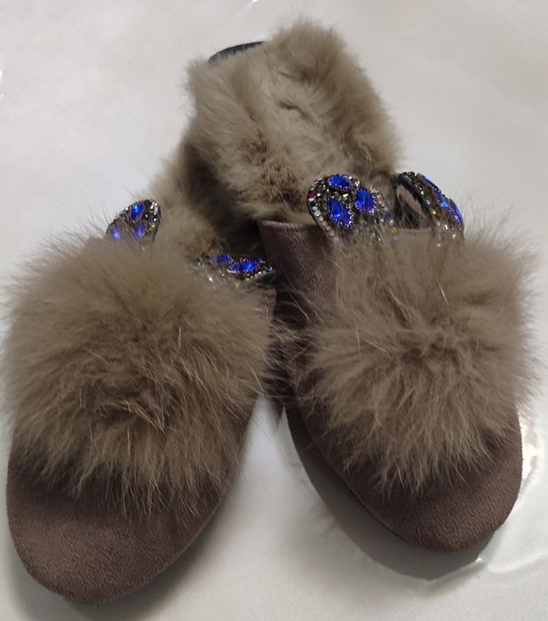 Kelinlik kiyimlar va oyoq kiyimlar