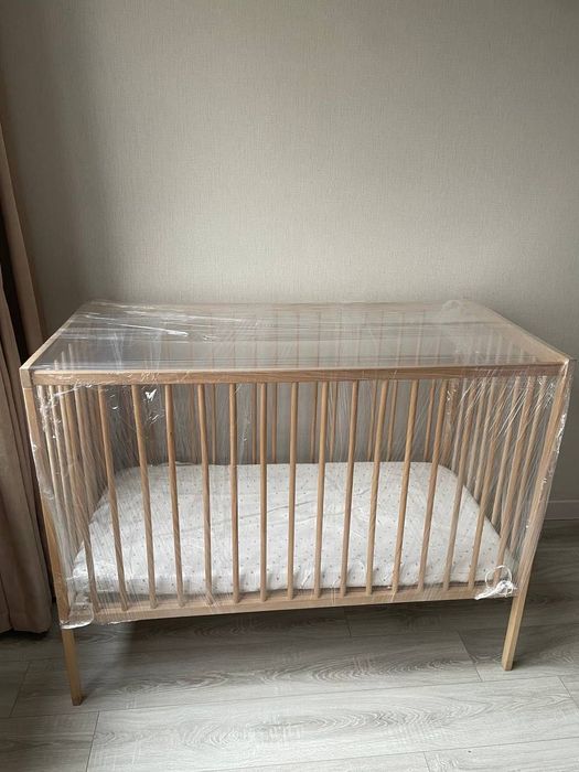 Детская кроватка IKEA с матрасом