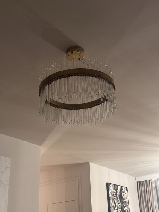 Candelabru nou, doar desfacut