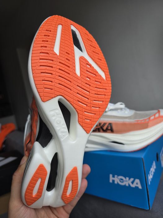 Hoka Cielo x1 2.0 42 Noi Craiova • OLX.ro