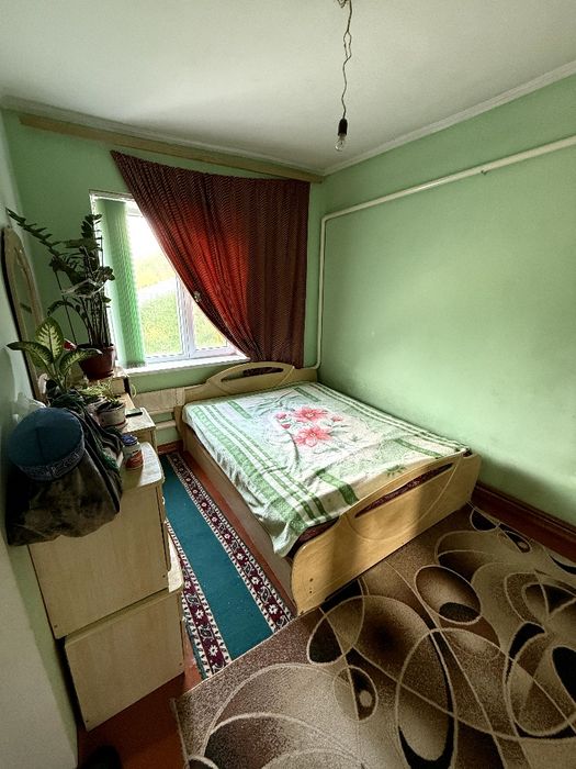 Үлкен үй, бау -бақшасы мен, баня, Гараж, сарай