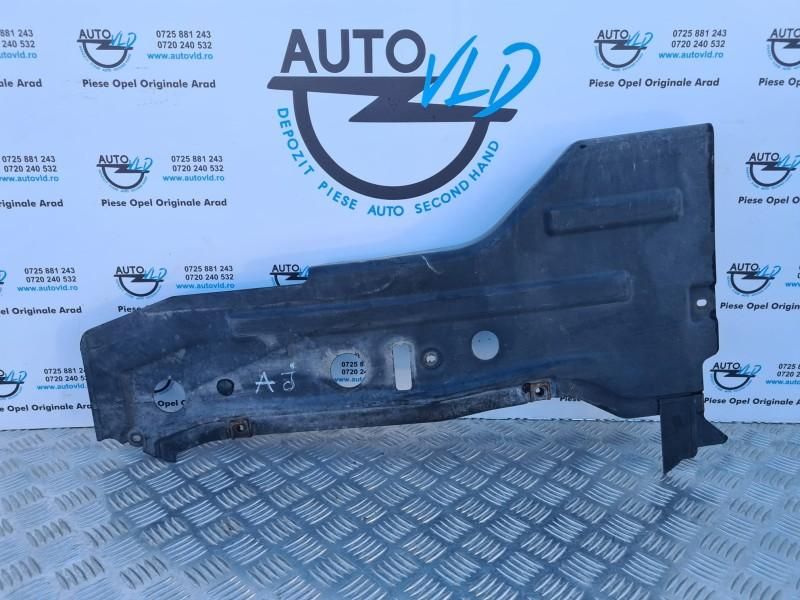 Scut lateral plastic dreapta Opel Insignia A