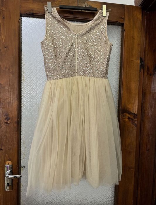 Rochie elegantă crem