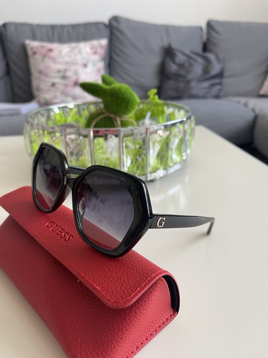 Слънчеви очила Guess и Jimmy Choo