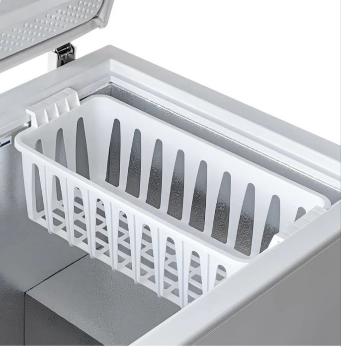 Продам большой морозильник