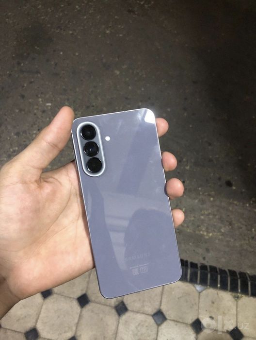 Samsung A57 5g...