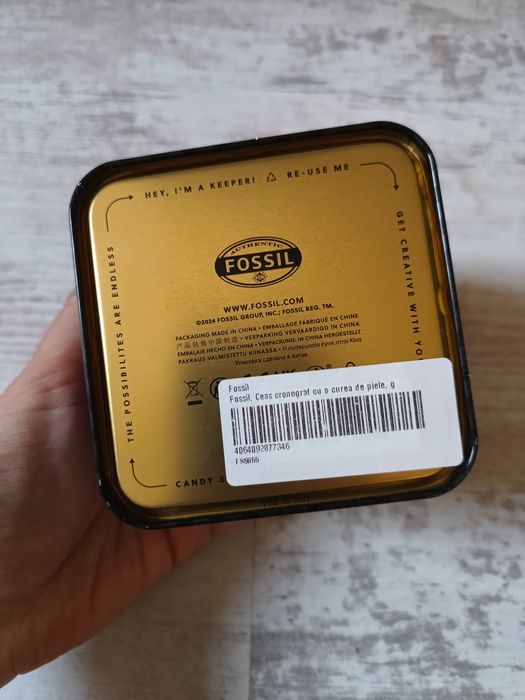 Нов часовник Fossil с естествена кожена каишка