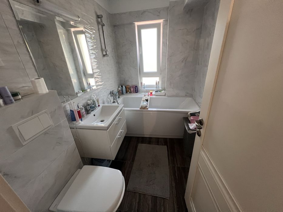 Inchiriez apartament 2 camere decomandat