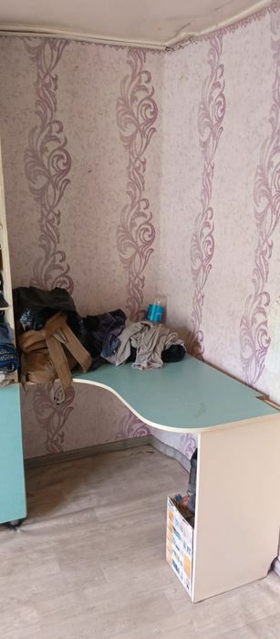 Продам шкаф со столом в детскую комнату