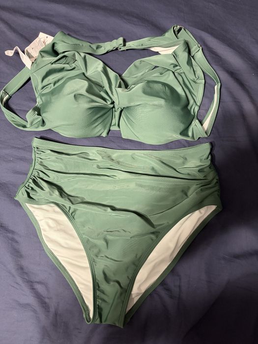 Costum de baie din doua piese Cupshe. L. Verde.