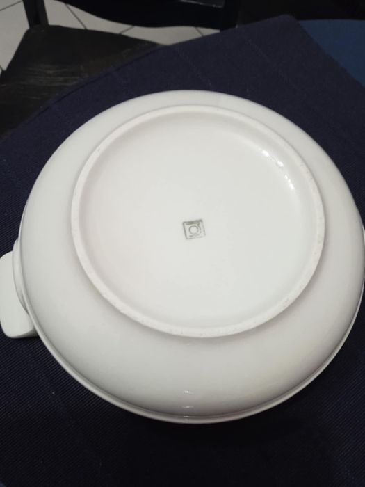 Порцеланов супник, като нов, 9см дълбочина