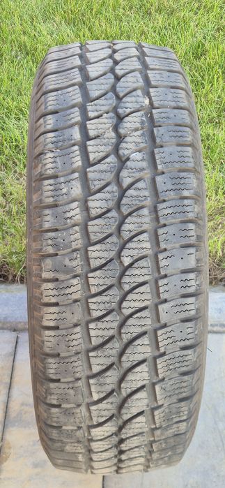 235 65 R16C M+S iarna -  ca Nou 8mm