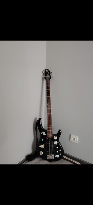 Продам басс Cort action bass plus