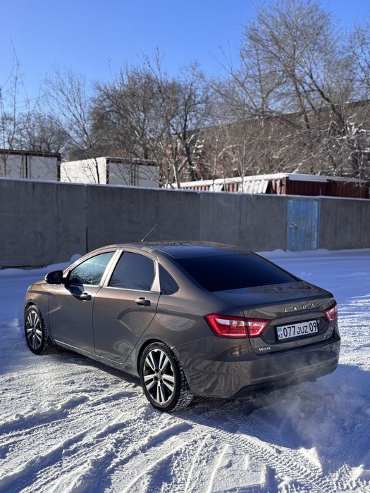 Продам веста 2017 год!