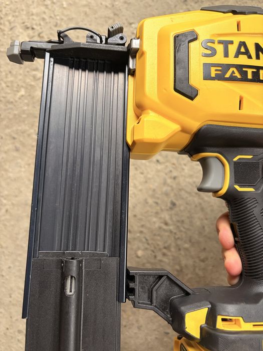 Pistol cuie STANLEY Fatmax