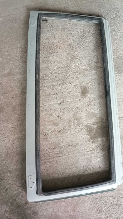 Рамка  за челно стъкло Toyota Land Cruiser 73