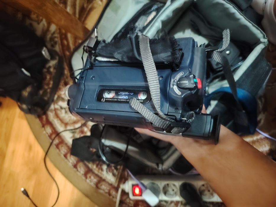 Sony Handycam Digital8, modelul DCR-TRV140E.