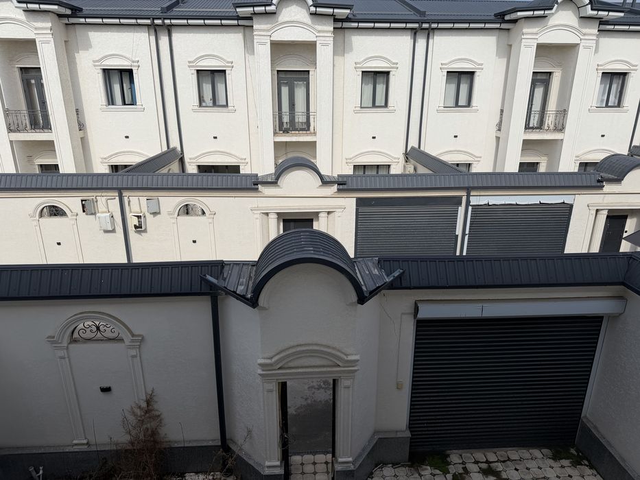 Коттедж сотилади  уч кахрамон гулистон масжид