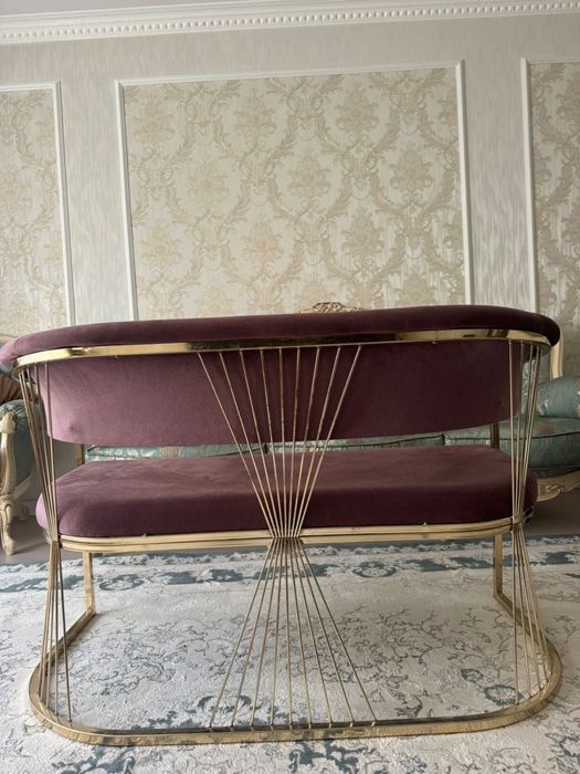 Диван сатылады .