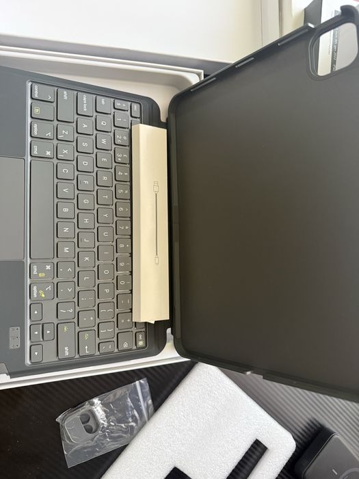Husă Tastatură Inateck iPad Pro 11 / Air 4 & 5 - Trackpad, Bluetooth