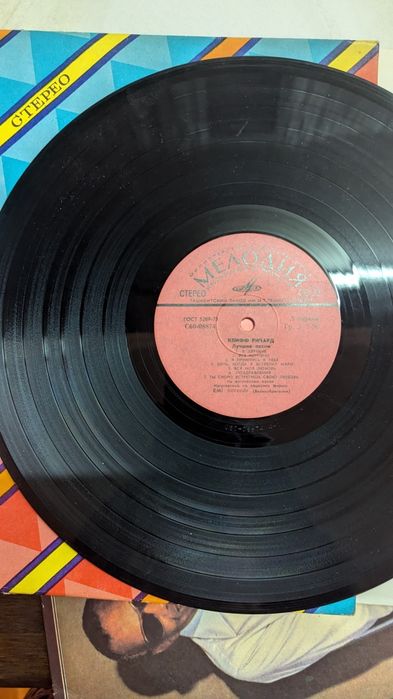 Продам много разного рода виниловых пластинок