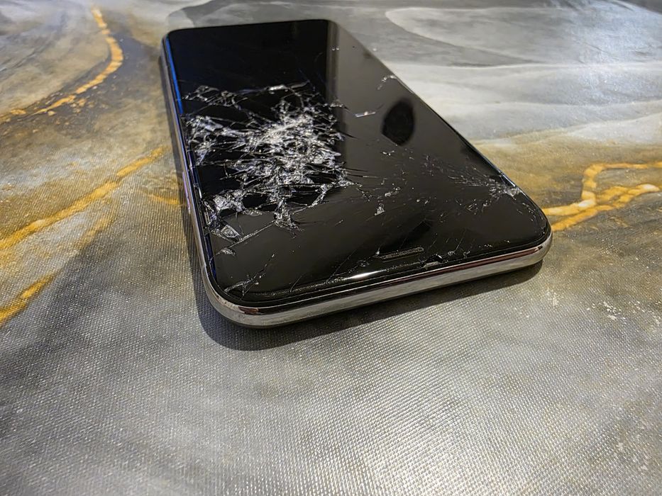 Vand iPhone X Spart Pentru Piese.