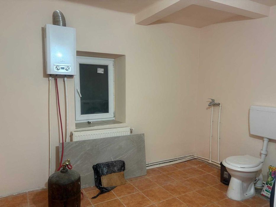 Casa si teren de vanzare