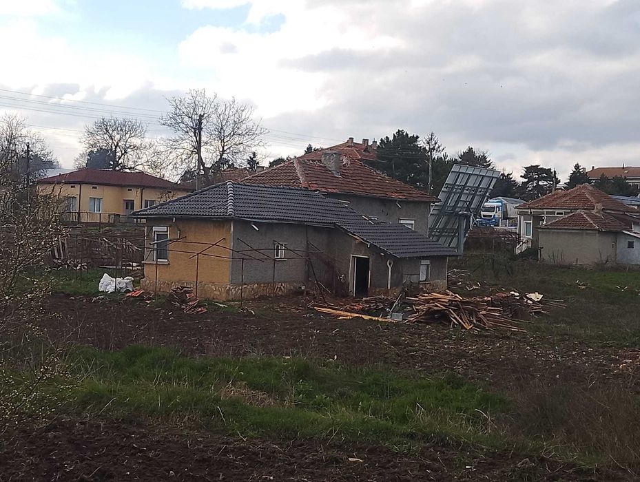 Къща в Карапелит 40 хил.евро