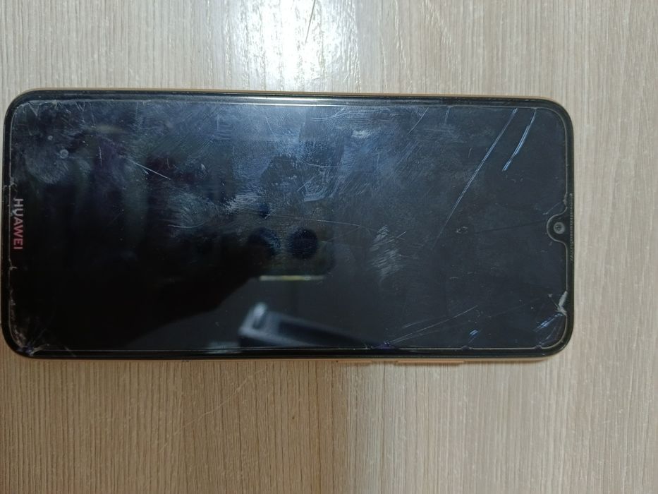 Продается смартфон Huawei Y6