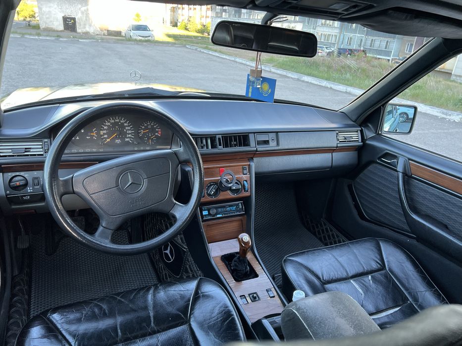 Мерседес w124 Е300