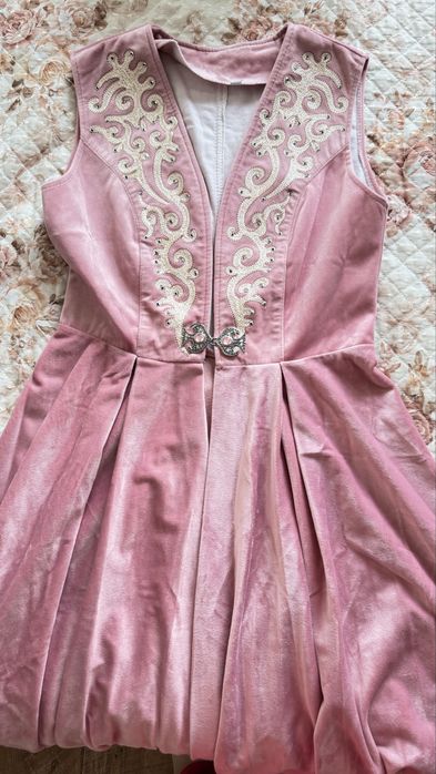 Продам красивое казахское платье