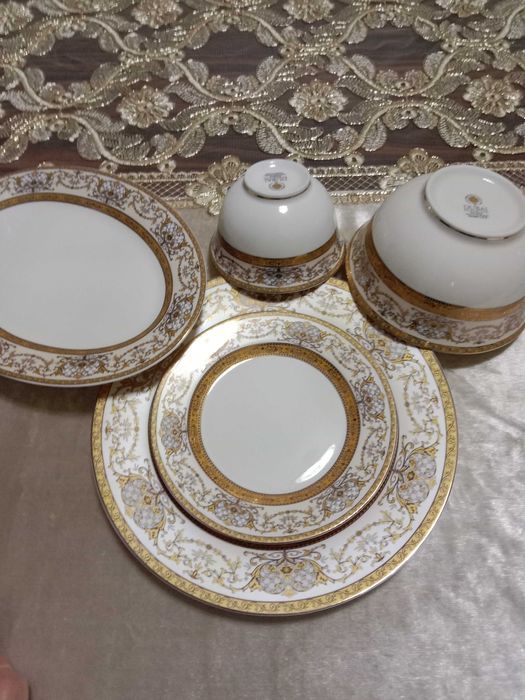 Посуда набор, фирма Дубай оригинал.12 персон.