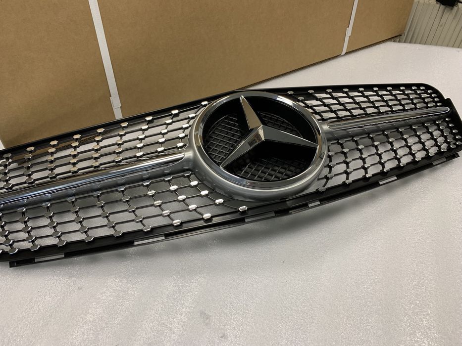 Решетка за Mercedes C Class W204 07-14 Diamond Grille