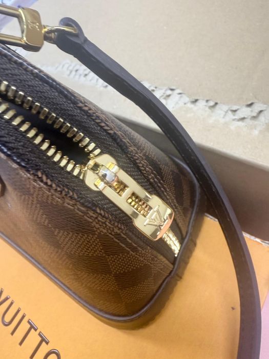 Vand geanta louis vuitton alma bb