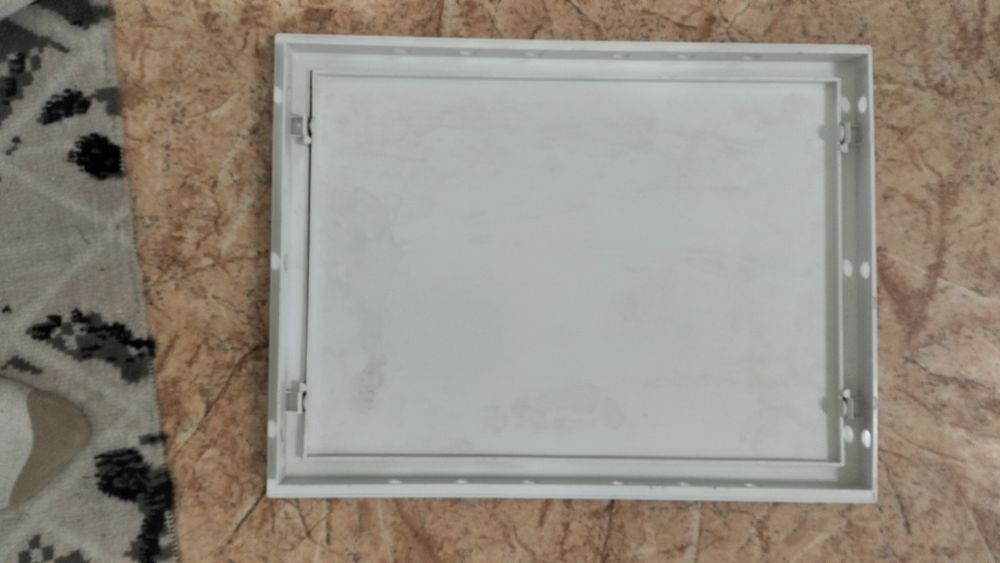 Продам люк пластик белый