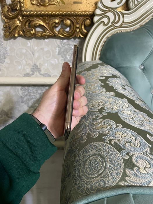 Срочно продам телефон iPhone XS Max 64Gb