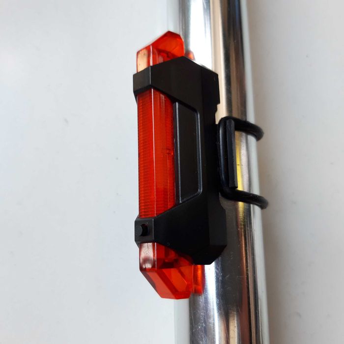 Фар + Габарит С Презареждаща Батерия С USB Зарядно За Колело Велосипед