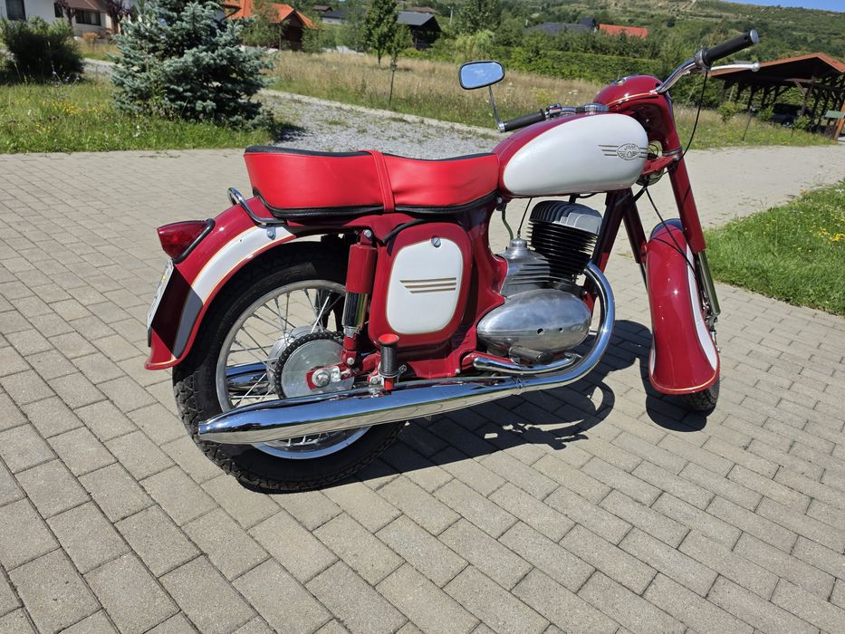 De vanzare JAWA 250/559