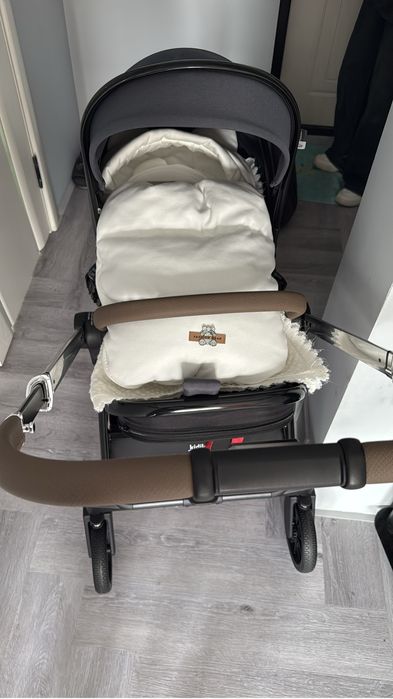 Коляска прогулочная Kidilo d900