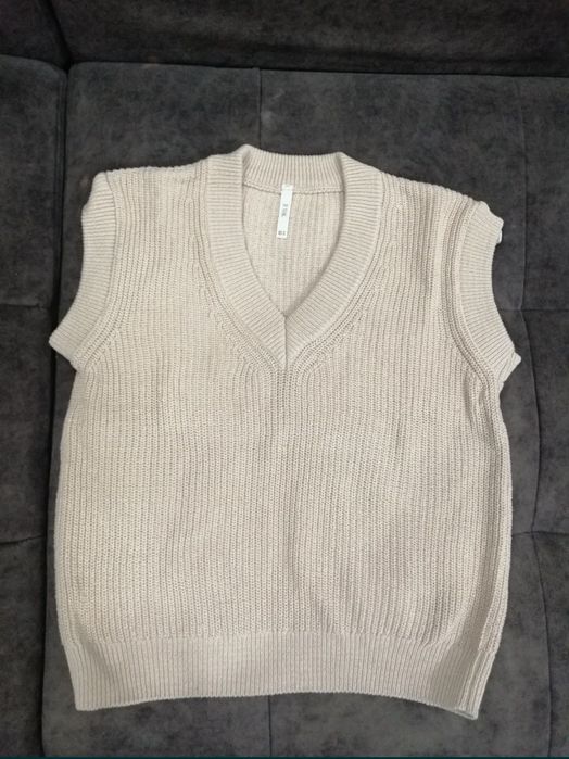 Безрукавка женская шерстяная чёрная