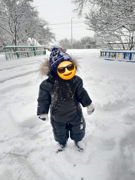 Детские зимние костюмы и велосипед