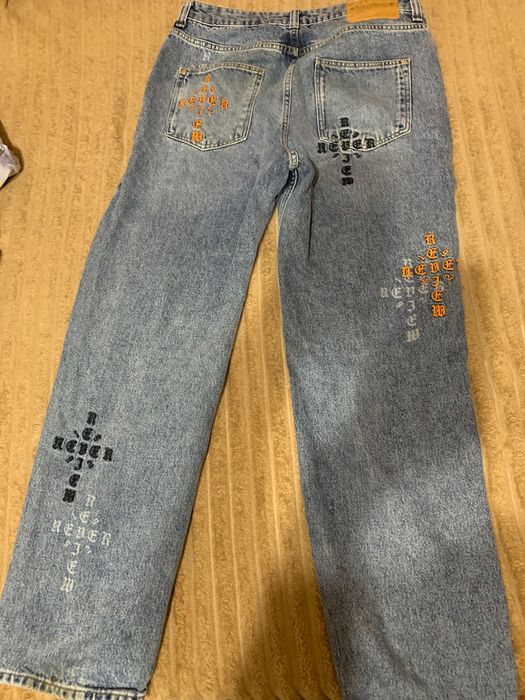 pantaloni Review