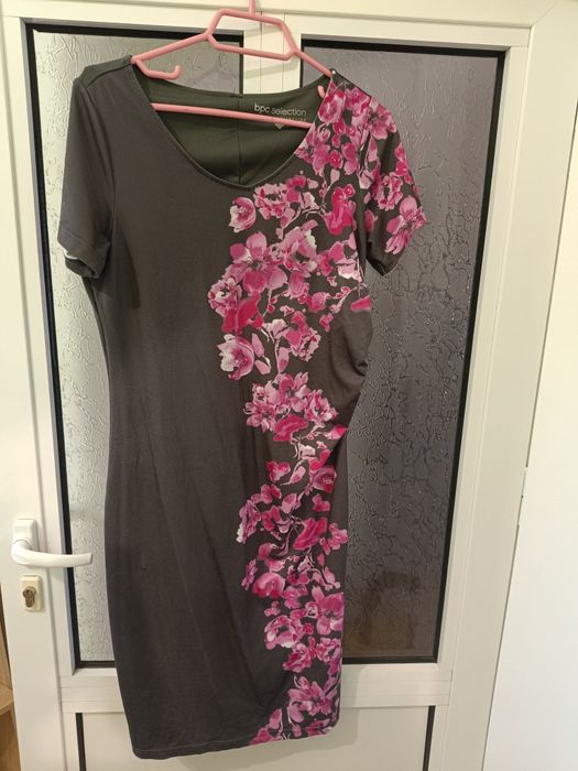 Рокли с къс ръкав