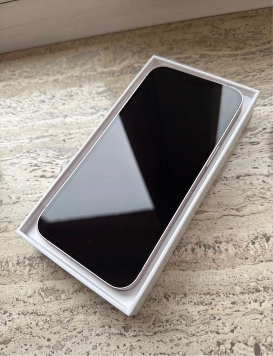 Iphone 13 rose stare buna