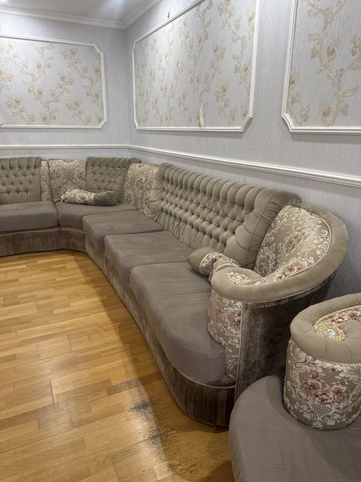 Диван+стол со стульями