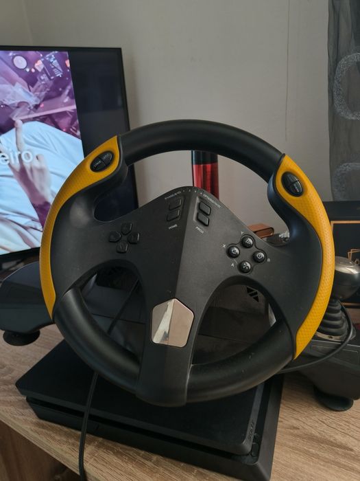 Play station 4 slim de 1tb cu doua manete și volan