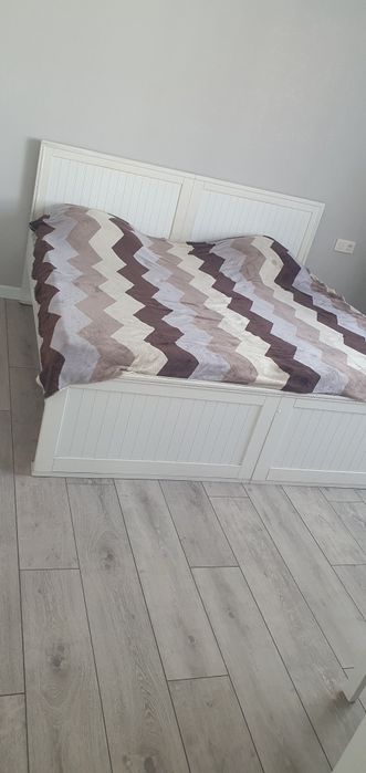 Продам кровать   2х спальную.