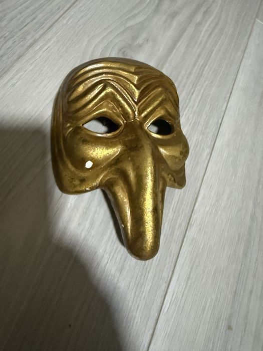 Месингова маска за стена