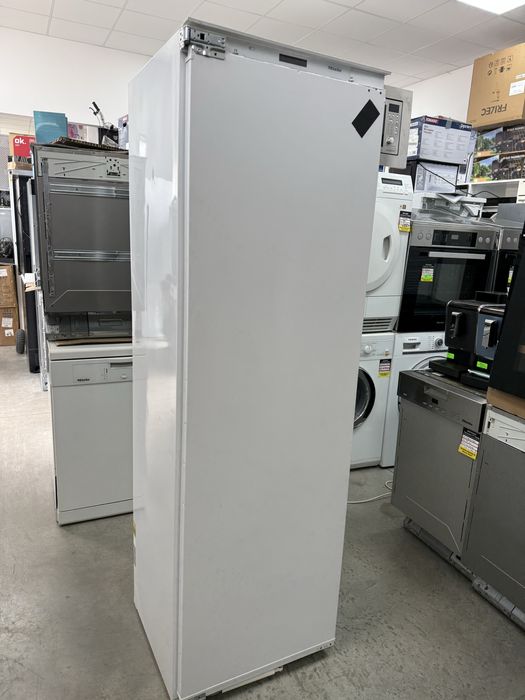 Хладилник и фризер за вграждане Miele