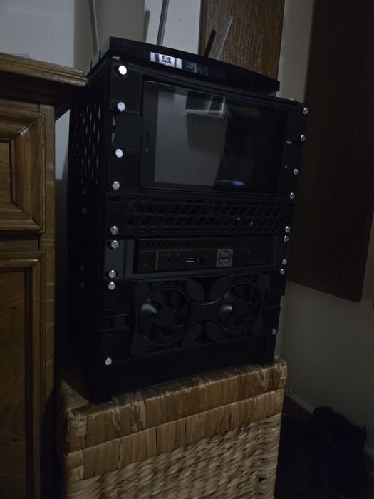 Dell optiplex 3040, 12 gb ram, 2.1 TB server